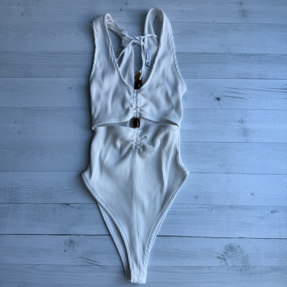 Zara White Ribbed Cut Out Bodysuit Size S